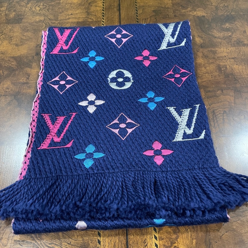LOUIS VUITTON SCARF
